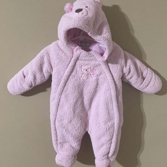 INFANT Girl’s Pram - Picture 1 of 3